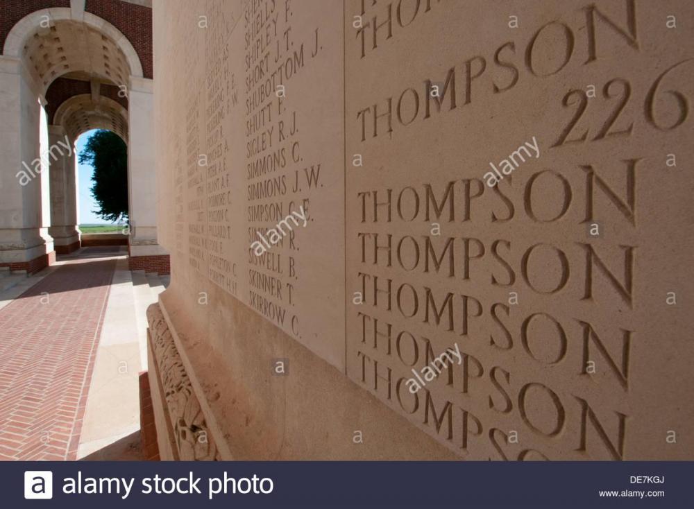 names-of-missing-soldiers-of-the-first-world-war-engraved-on-thiepval-DE7KGJ.jpg