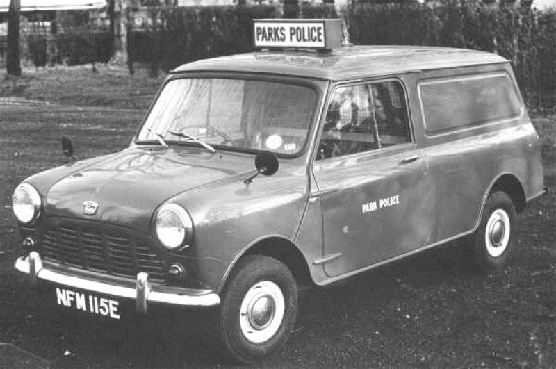 Original-Parks-Police-van-1965_large.JPG.e3fd4797498ad0d7f43a4c4d1d91d148.JPG
