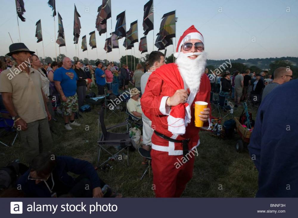 glastonbury-festival-man-dressed-in-fancy-dress-costume-as-father-BNNF3H.thumb.jpg.5ca3b6c4be144856c1f0f0c11cf0a66e.jpg