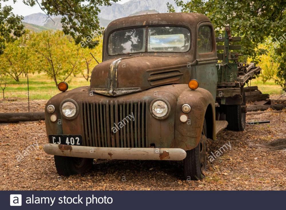 south-africa-franschhoek-la-motte-eikehof-winery-old-rusting-1942-ford-cape-ruby-truck-2BE8170.jpg