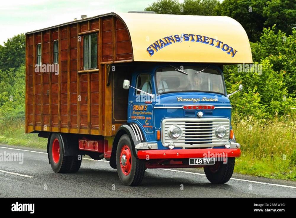 swains-of-stretton-1959-commer-qx-horse-box-near-glenluce-on-the-return-part-of-the-ayr-to-portpatrick-classic-commercial-vehicle-run-sunday-july-2017-2BB3W4G.jpg