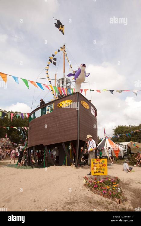huge-kids-pirate-ship-in-the-greenpeace-field-glastonbury-festival-BN4TYT.jpg