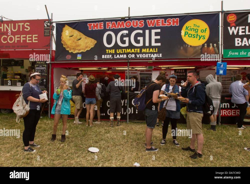 oggie-food-stall-at-the-glastonbury-festival-2013-pilton-somerset-DA7CWD.jpg
