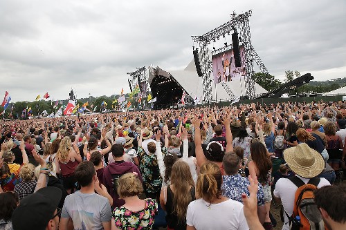 around the festival site (Saturday crowds): Glastonbury Festival 2015