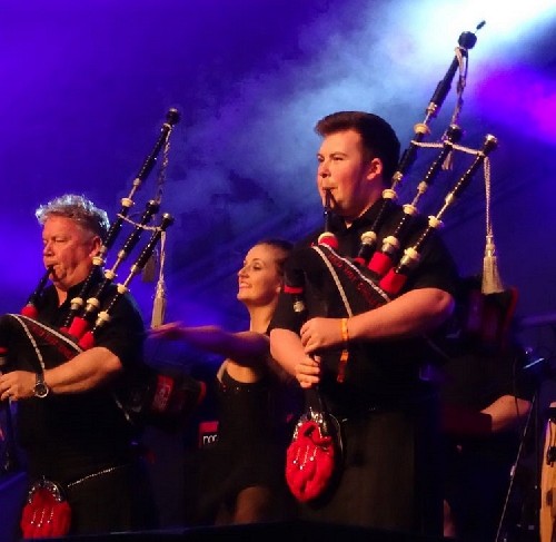 Red Hot Chilli Pipers @ Looe Music Festival 2015