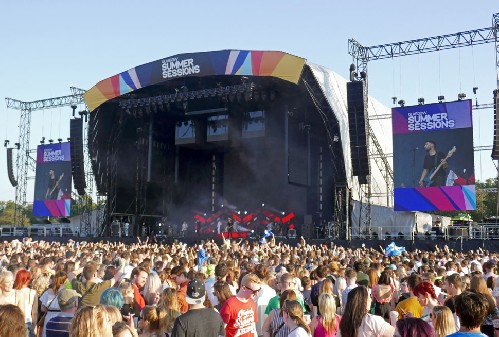 the stage / crowd (Sunday 25th August)