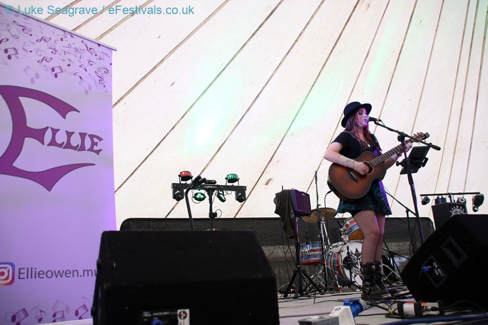 Ellie Owen Acoustic - Rock And Bike Festival 2023